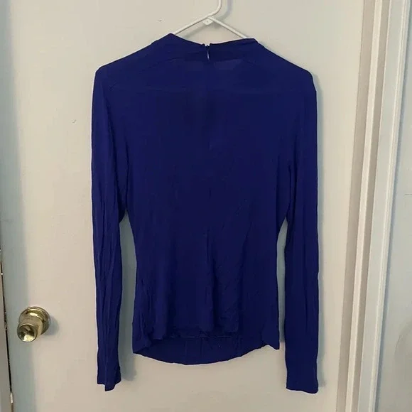 😍Guess women’s blouse size large - Picture 5 of 6